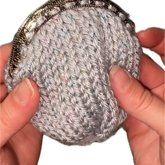 Knitted Coin Purse- Sliver - Picture 6 of 13